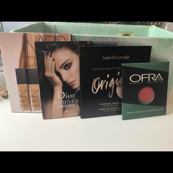 Makeup bundle - Picture 5 of 6